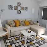 Riviera B شقة *